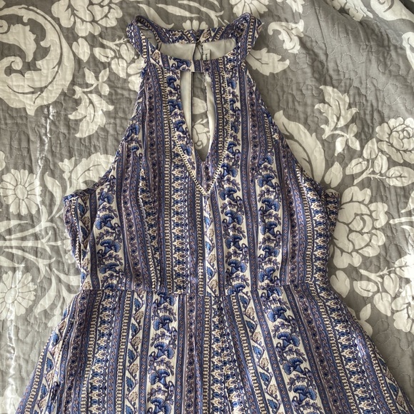 Super cute patterned romper! - Picture 3 of 6